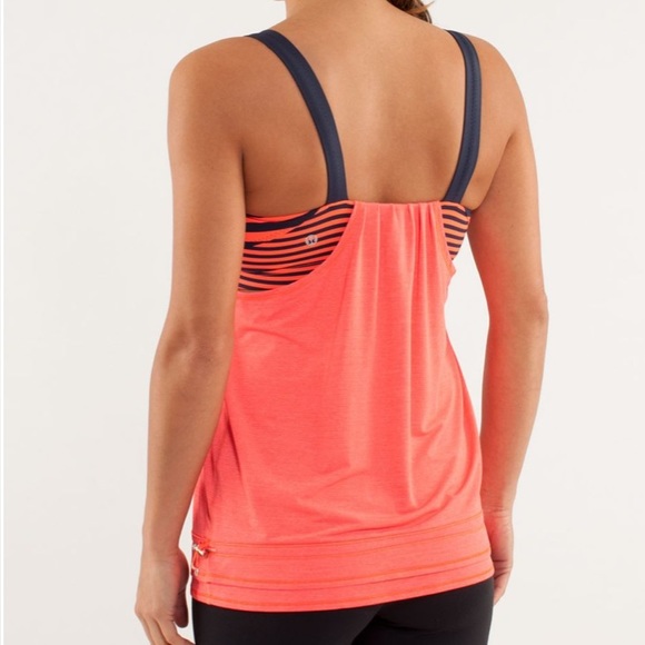 Lululemon Run Back on Track Tank. Size 6 - Picture 5 of 11